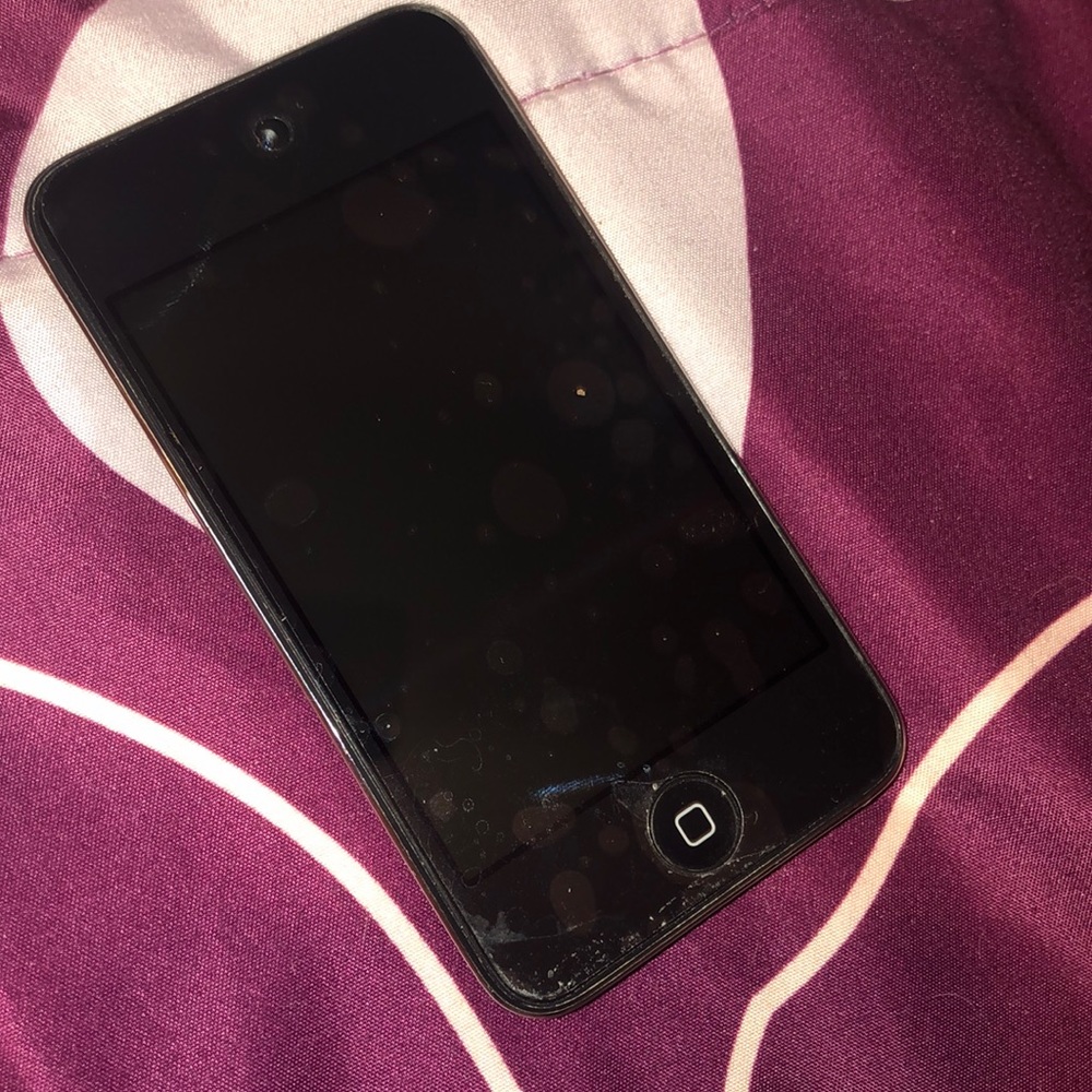 iPod touch 32 GB ——-SOLD——